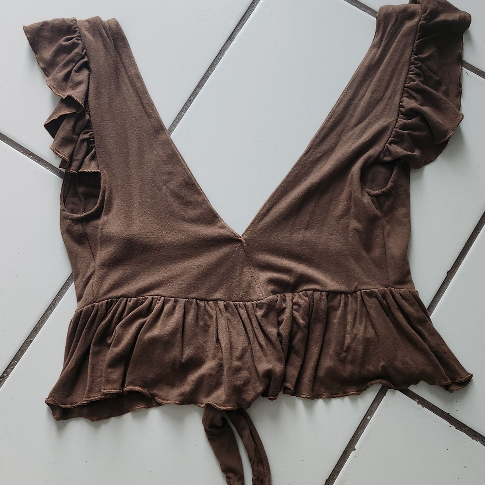 Brown Ruffle V-Neck Tie-Back Crop Top - Women